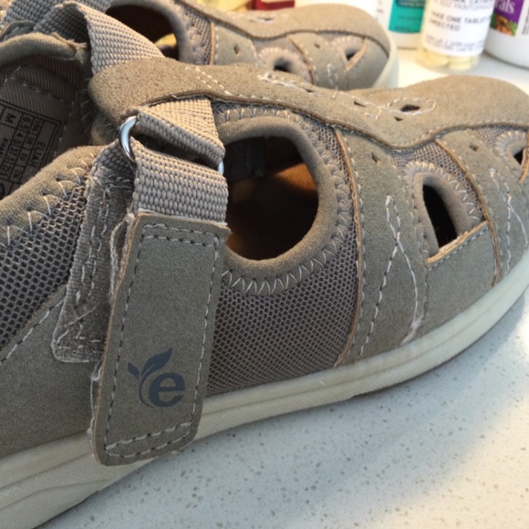 NWOT Lovely Earth Origins Sandals - Picture 11 of 11